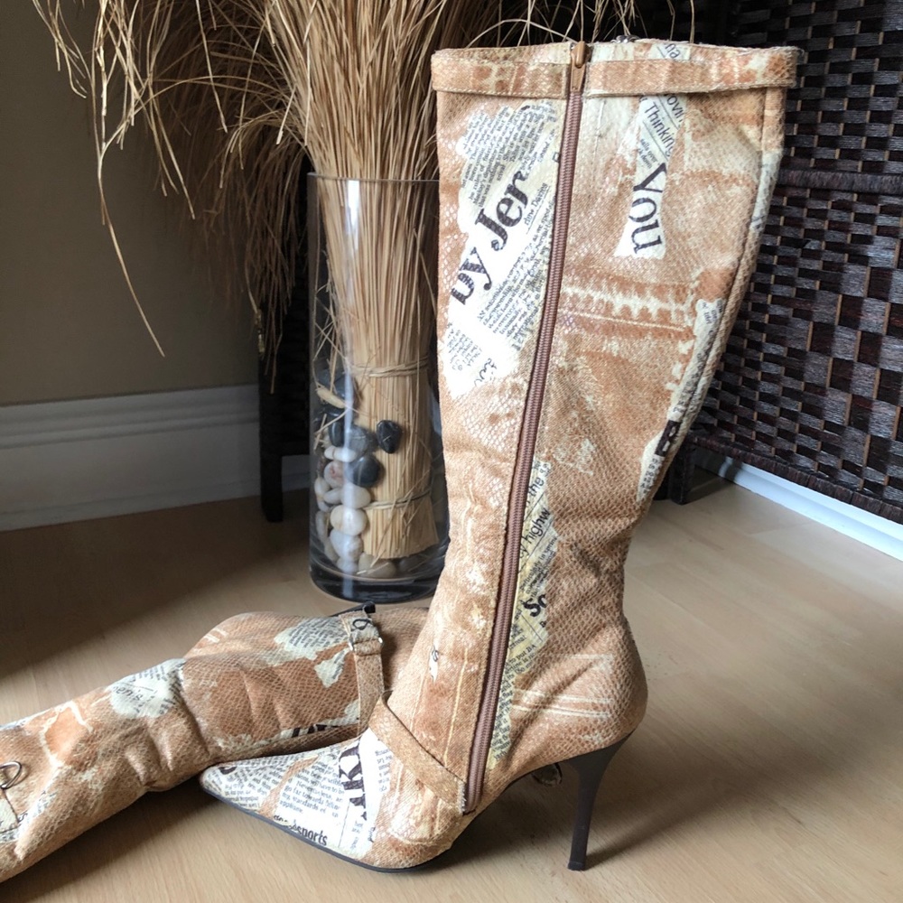 Loven go max newspaper print heel boot